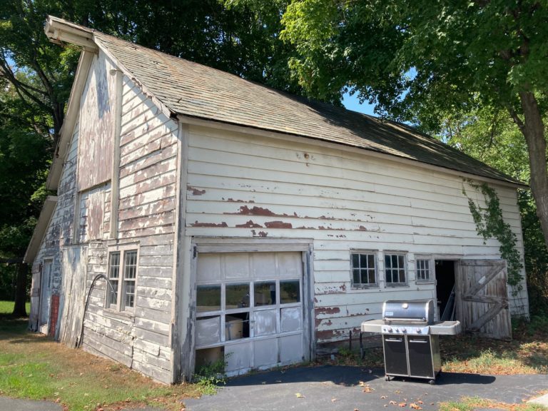 Livingston barn outside